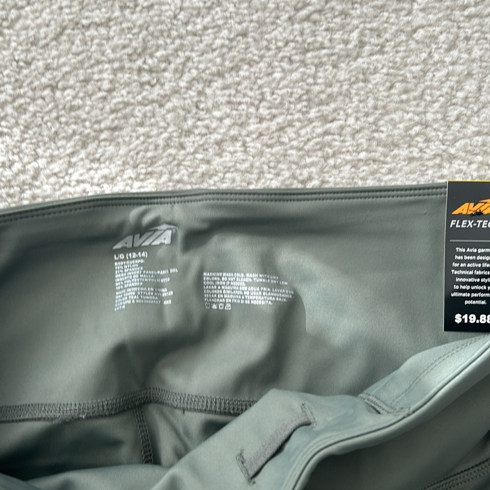 Women’s Avia flex-tech workout capris size L NWT - Picture 3 of 6